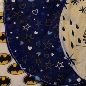 Une première série de&nbsp;bavoirs