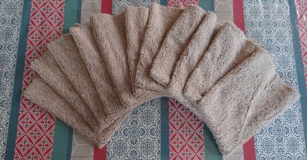 Une série de gants de&nbsp;toilette