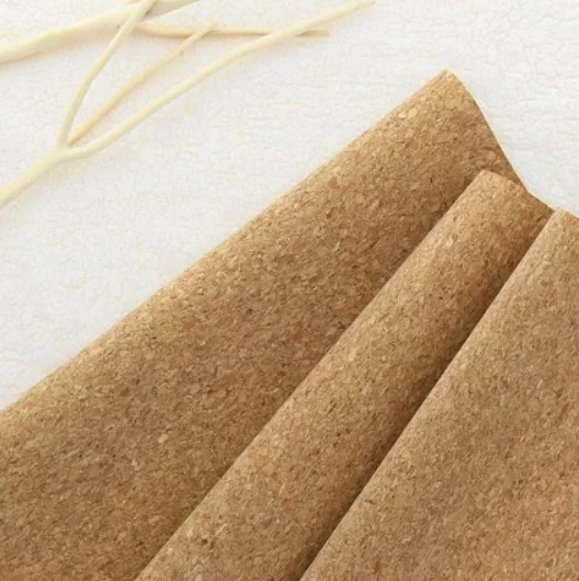 Holly, La pochette à&nbsp;téléphone